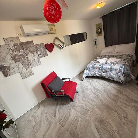 Flower House Чивитавекия Екстериор снимка